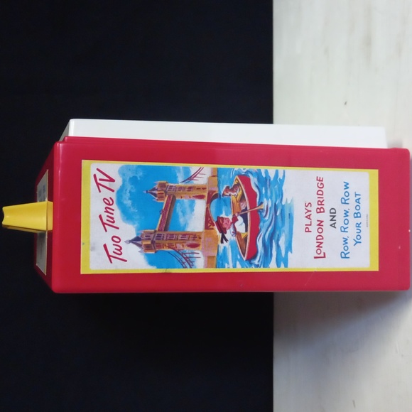 Fisher Price 2009 portable TV Toy - Picture 5 of 7